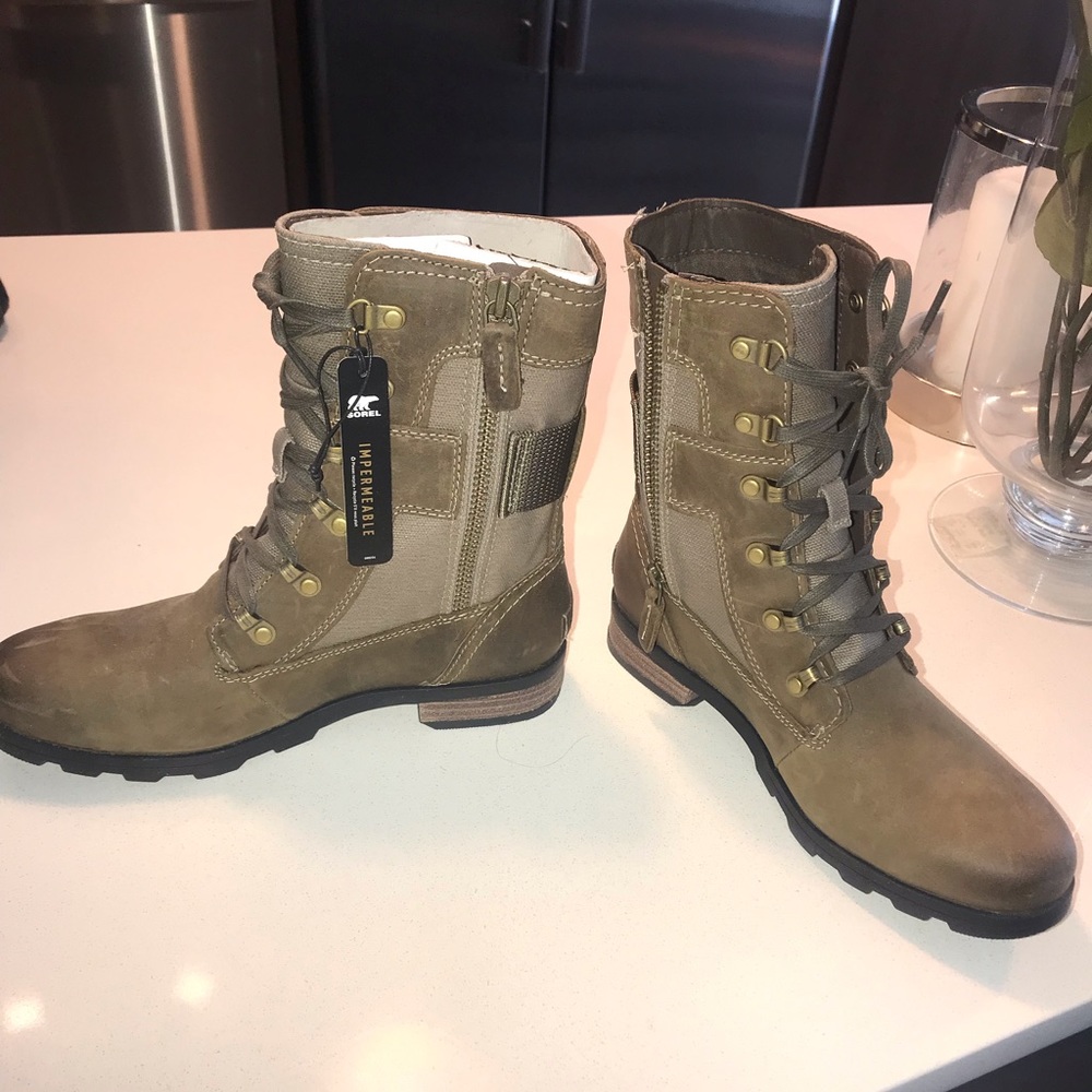 Sorel Boots 8.5 Brand New